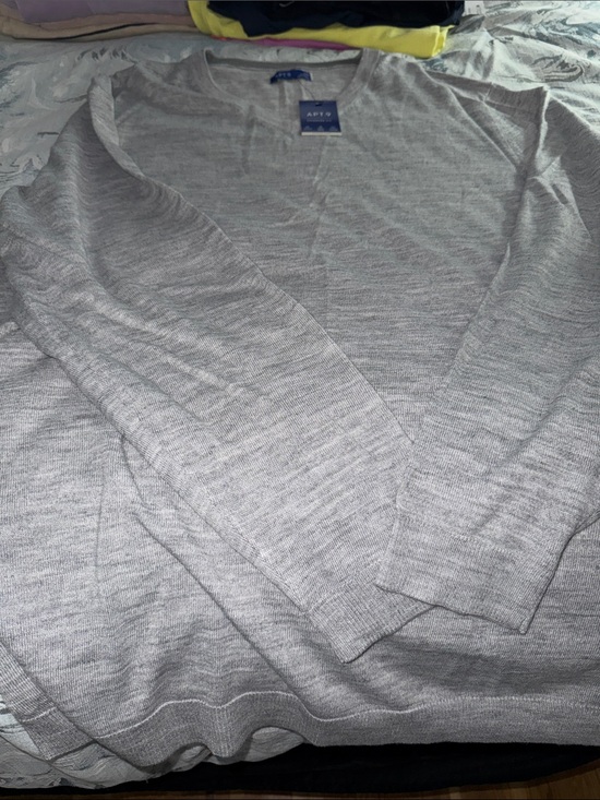 Apt. 9 Other - NWT-Apt. 9 Men's Heather Gray V-Neck Sweater